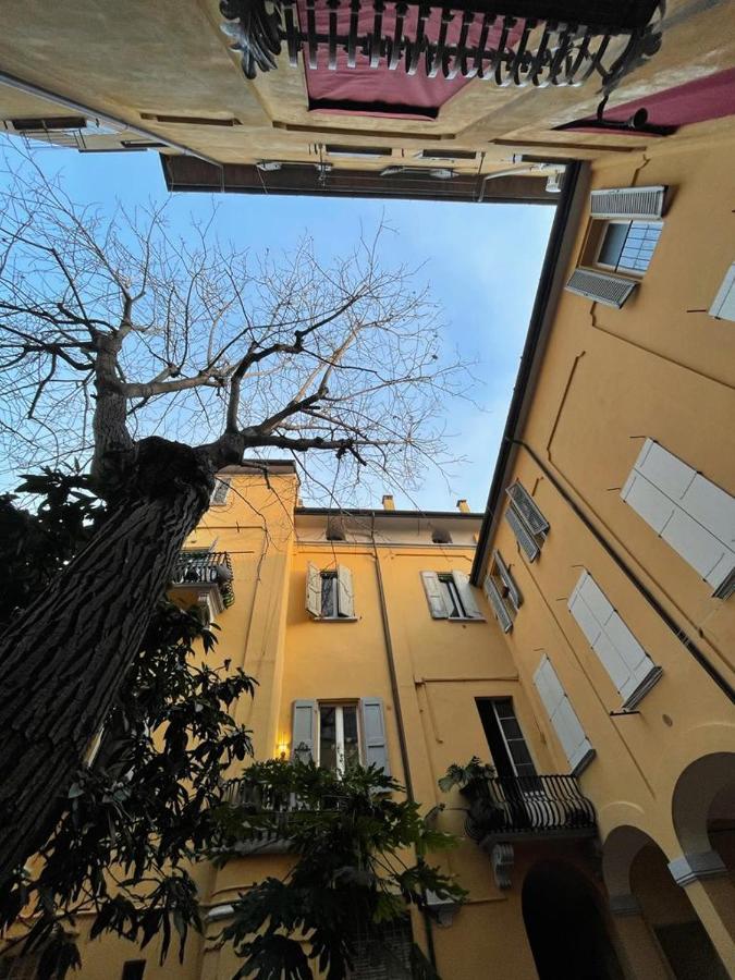 Portici Design Suite - Historical Center Bologna Buitenkant foto