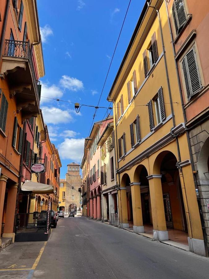 Portici Design Suite - Historical Center Bologna Buitenkant foto